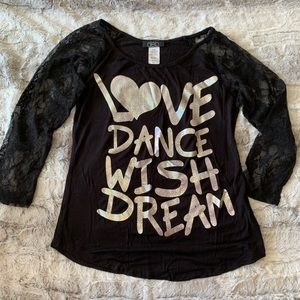 🛍Black holo graphic tee with lace sleeves